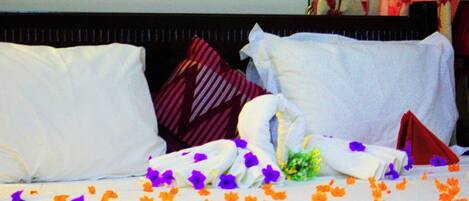 1 bedroom, desk, iron/ironing board, WiFi