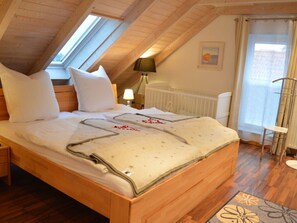 Maison | 3 chambres, ameublement personnalisé, fer et planche à repasser