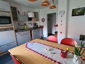 Dining - A. Heyne Modern Retreat (Weinboehla)