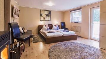 Apartment | 3 bedrooms, individually furnished, iron/ironing board