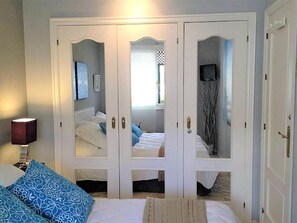 Departamento | 2 habitaciones, muebles diferentes y ropa de cama