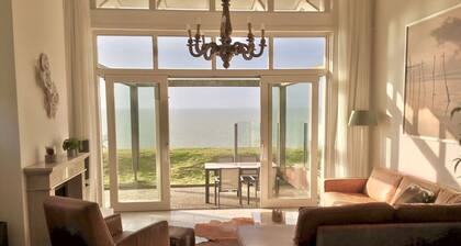 Dijkvilla on the Ijsselmeer