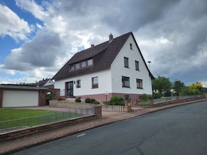 Exterior - Ray of Hope Modern Retreat (Hehlen)
