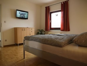 House | 1 bedroom, individually furnished, iron/ironing board - Ray of Hope Modern Retreat (Hehlen)
