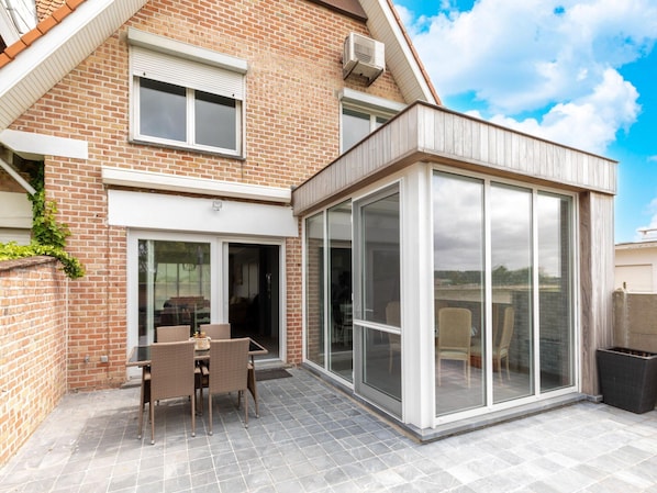 Villa | Exterior