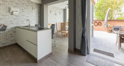 Modern Villa w/ Private Yard