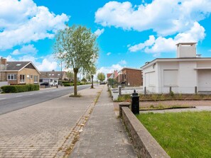 Exterior - Modern Villa w/ Private Yard (Middelkerke)