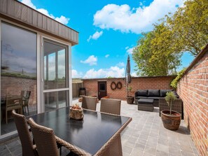 Villa | Dining - Modern Villa w/ Private Yard (Middelkerke)