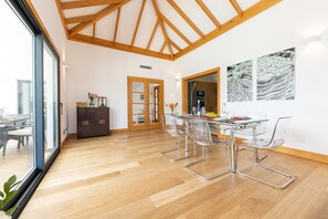 House | Dining