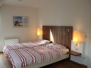 House | 3 bedrooms, individually furnished, iron/ironing board - Homberger 4 Modern Retreat (Cuxhaven)