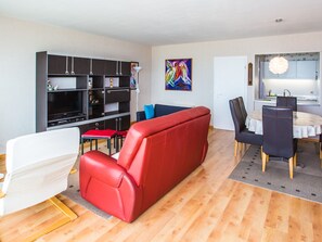 Apartment | Private kitchen | Electric kettle, toaster - Lovely Apartment for a Family (Middelkerke)