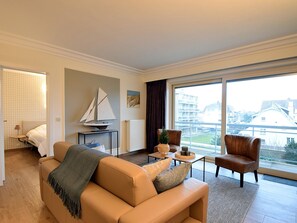 Apartment | Living area - Silver Beach 0105 Well Equipped Apartment (De Haan)