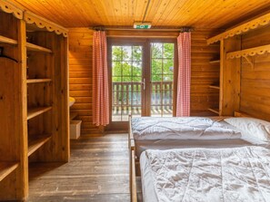 独立别墅 | 8 多间卧室、特色家居、床单