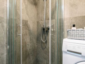 Apartment | Bathroom