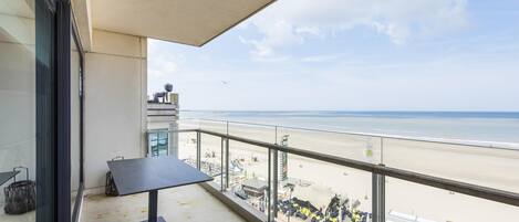 อพาร์ทเมนท์ | ระเบียง