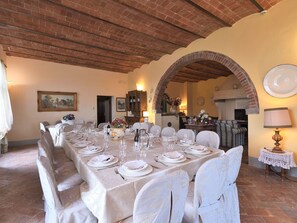 Villa | Dining