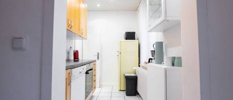 House | Private kitchen | Oven, electric kettle, toaster