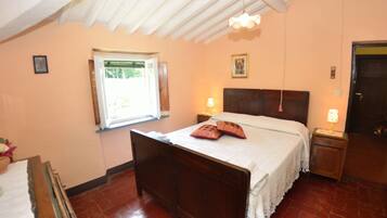 3 bedrooms, individually furnished, bed sheets