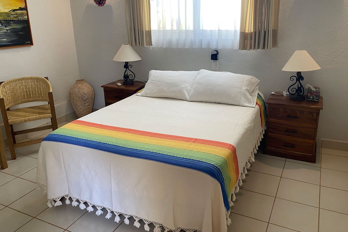 Chambre Double Standard, 1 grand lit | Draps en coton égyptien, literie de qualité supérieure