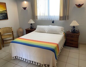 Standard Double Room, 1 Queen Bed | Egyptian cotton sheets, premium bedding, iron/ironing board, free WiFi - Zandoyo Bed & Breakfast (Puerto Escondido)