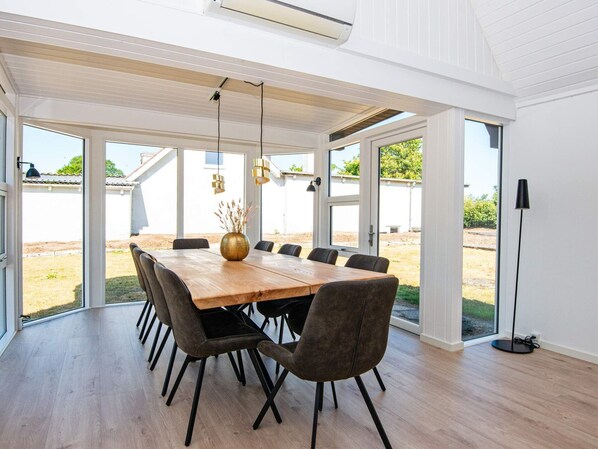 House | Dining - 10 Person Holiday Home in Auning (Auning)