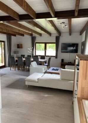 Hus | 5 soverom og individuelt innredet