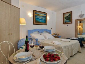 Apartment | Dining - Apartment Near Marina Castagneto Beach (Castagneto Carducci)