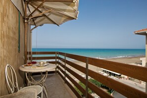 Outdoor dining - Apartment Near Marina Castagneto Beach (Castagneto Carducci)