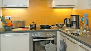 House | Private kitchen | Electric kettle, toaster