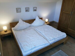 Hus | 3 soverom, individuelt innredet og strykejern/-brett