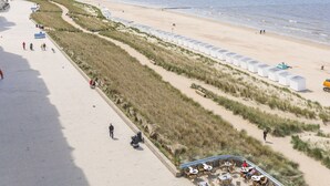 Beach - Bright Apartment With Frontal sea View (Middelkerke)
