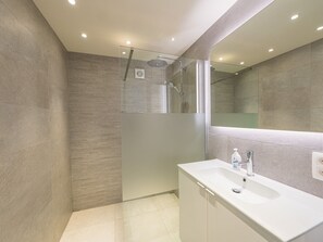 Apartment | Bathroom - Bright Apartment With Frontal sea View (Middelkerke)