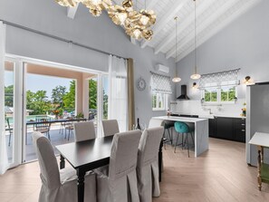 House | Dining - Modern Villa With Swimming Pool and Fenced Garden (Zminj)