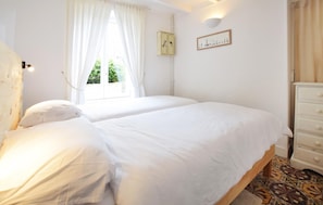 4 chambres, lit parapluie, Wi-Fi gratuit, draps fournis