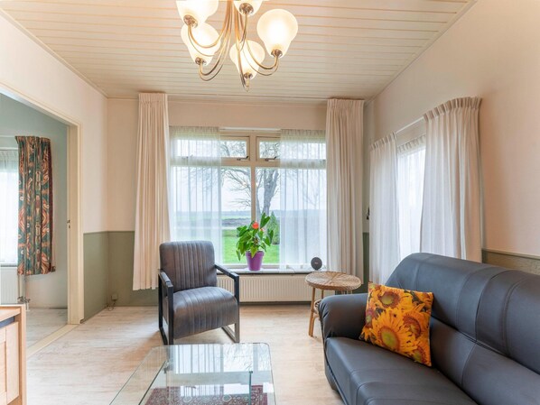 Living area - Attractive Holiday Home in Spier With Garden (Spier)