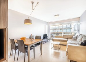 Apartment | Dining