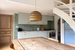 House | Private kitchen | Electric kettle - Holiday Home Near Noordwijk Beach (Noordwijkerhout)