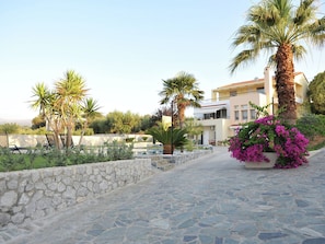 Exterior - Family Friendly Villa With Private 80sqm Pool (Rethymno)