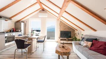 Apartment | Private kitchen | Fridge, microwave, oven, stovetop