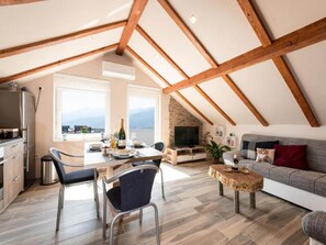 Apartment | Dining