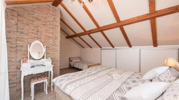 Apartment | 1 bedroom, iron/ironing board