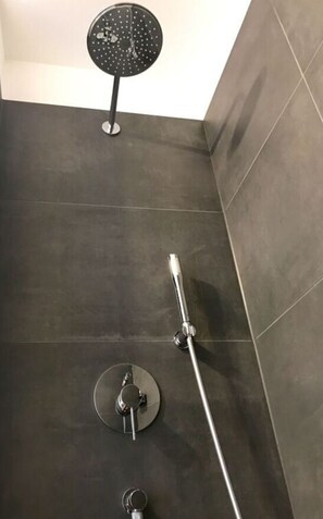 Apartment | Bathroom
