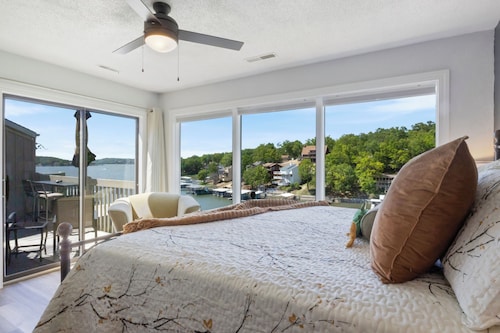 3 Pools-Top Floor-Lakefront-Pickleball-Views