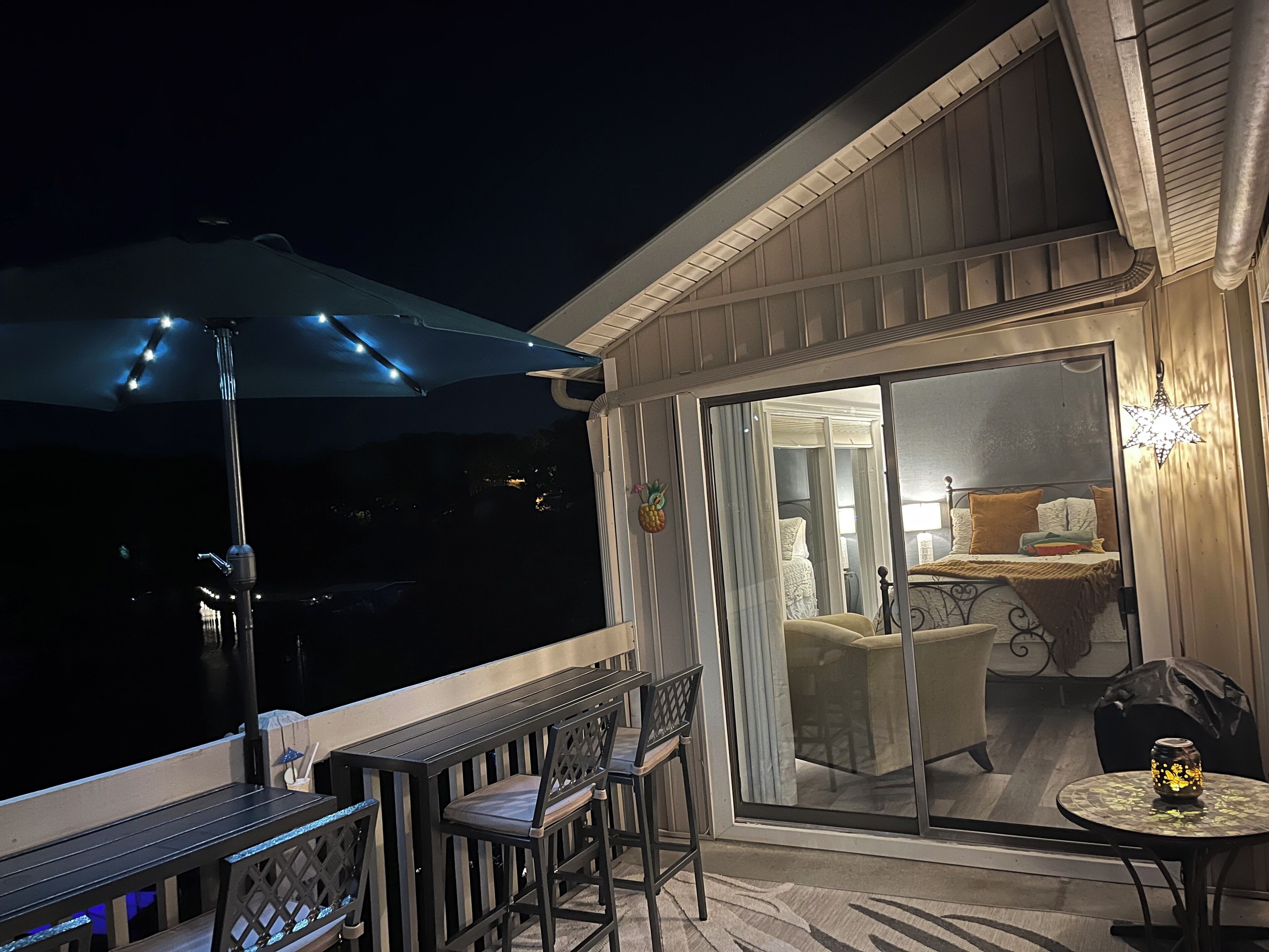 屋外ダイニングエリア