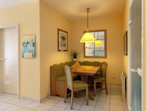 Dining - "residential Residence" Modern Retreat (Kellenhusen)
