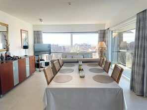 Apartment | Dining - Modern Stay Near Shore (Koksijde)