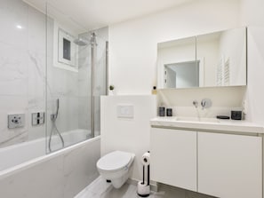 Apartment | Bathroom