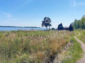 House | 4 bedrooms, individually furnished - 8 Person Holiday Home in Kristinehamn (Kristinehamn)