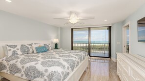 2 bedrooms, free WiFi, bed sheets - This newly renovated two-bedroom, two-bath beachfront condo with great views of the Gulf of Mexico. (Marco Island)