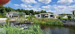 Exterior - Water Villa With Jetty and 3 Leisure Boats (Zeewolde)
